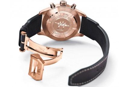 IWC تطلق الساعة التكريمية السادسة لأنطوان دي سانت اكسوبيري